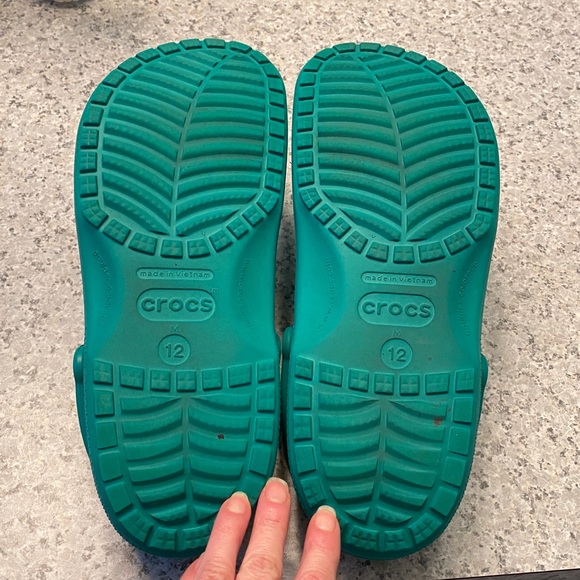 Men’s Size 12 Green Crocs - Picture 3 of 3
